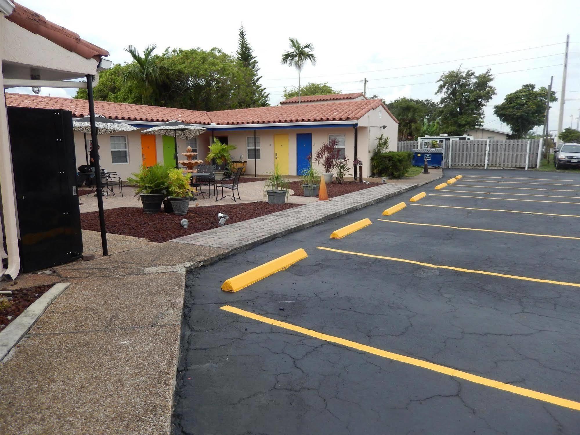 Motel Haven - Airport & Cruise Port 2*